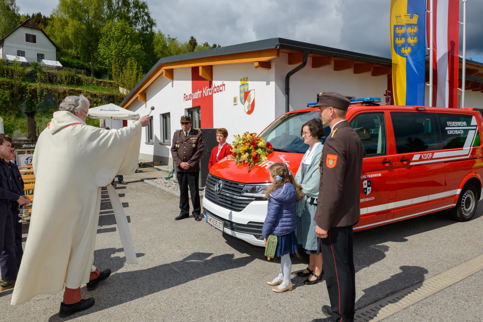FF Kirchbach_Fahrzeugsegnung_Kommandofahrzeug_2.jpg